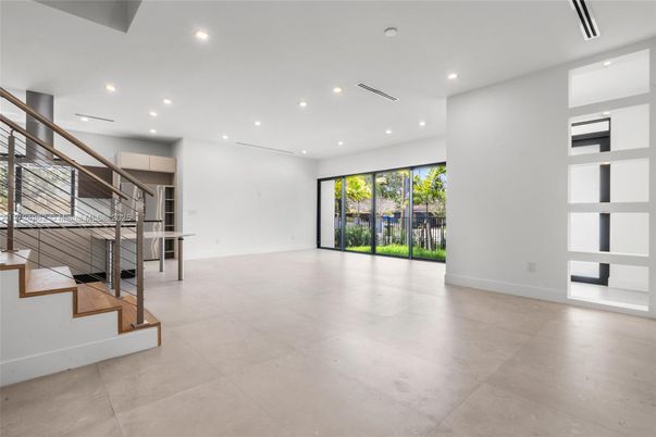 Empty room, Interior, Recessed Lighting