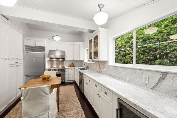 Interior, Kitchen, Pendant Lights, Stainless Steel Appliances