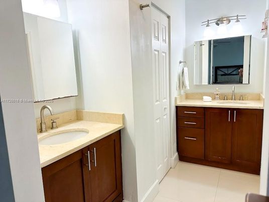 Bathroom, Dual Sink Vanities, Interior