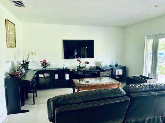 Interior, Living room, Piano, Recessed Lighting
