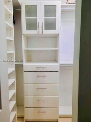 Interior, Walk-in Closets