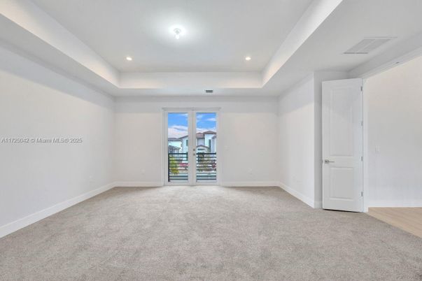 Empty room, Interior, Recessed Lighting