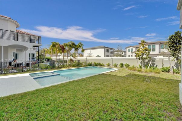 Backyard, Exterior, Pool