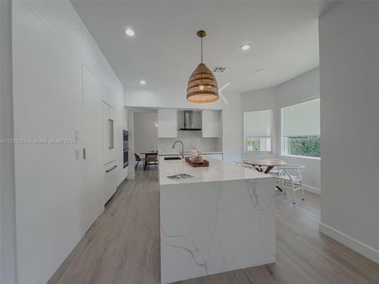 Dining room, Interior, Kitchen, Pendant Lights, Recessed Lighting, Wood Texture Flooring