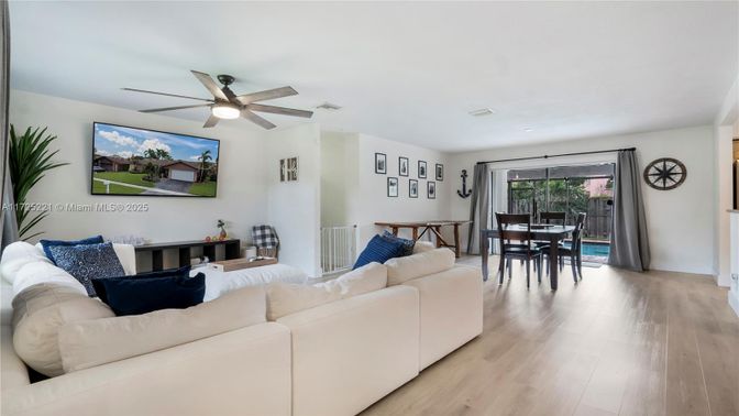 Dining room, Interior, Living room, Wood Texture Flooring