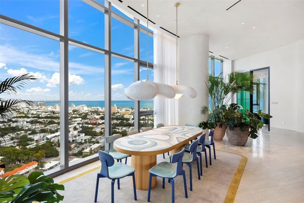 Dining room, Interior, Pendant Lights, Recessed Lighting, Water