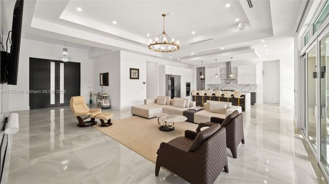 Chandelier, Interior, Kitchen, Living room, Pendant Lights, Recessed Lighting, Stainless Steel Appliances
