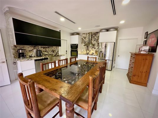 Dining room, Interior, Kitchen, Recessed Lighting, Stainless Steel Appliances