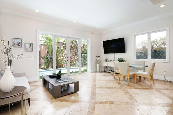 Dining room, Interior, Living room, Recessed Lighting
