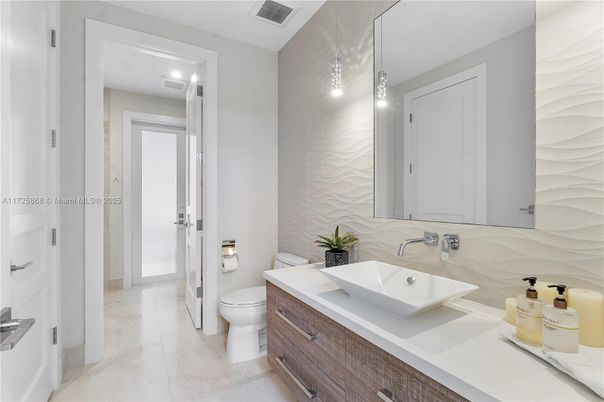 Bathroom, Interior, Pendant Lights