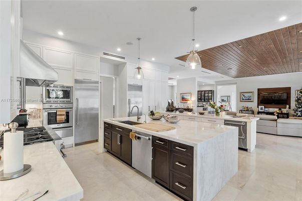 Interior, Kitchen, Living room, Pendant Lights, Recessed Lighting, Stainless Steel Appliances, Wooden Ceilings