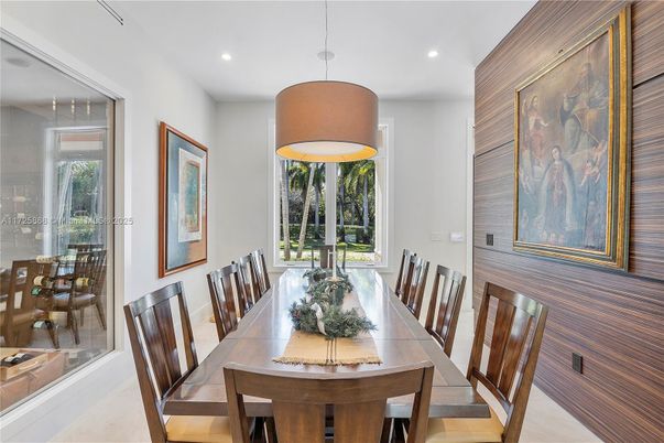 Dining room, Interior, Pendant Lights, Recessed Lighting