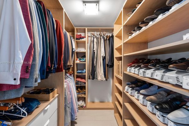 Interior, Walk-in Closets