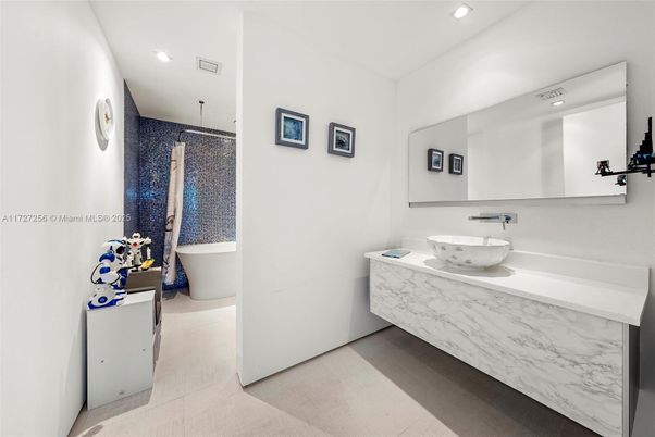 Bathroom, Free Standing Baths, Interior, Recessed Lighting
