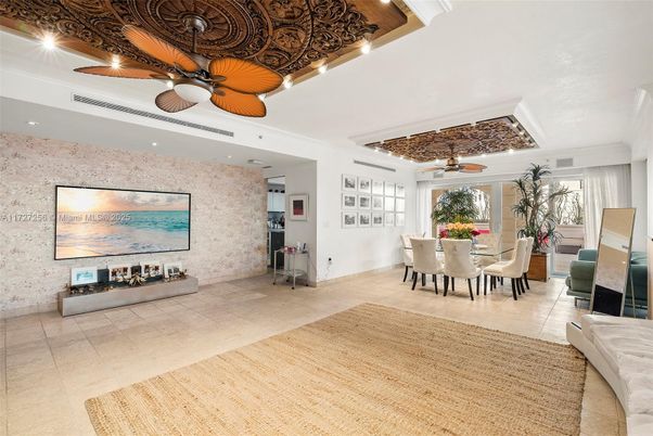 Dining room, Interior, Recessed Lighting