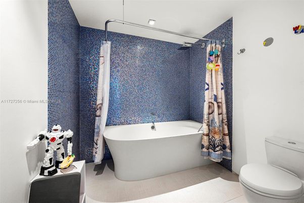 Bathroom, Free Standing Baths, Interior