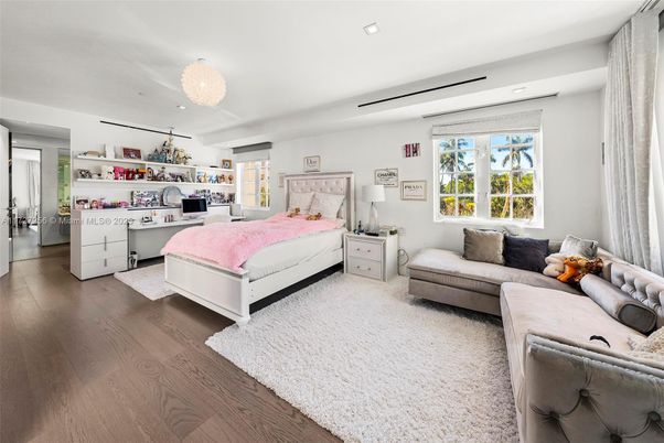 Bedroom, Chandelier, Interior, Recessed Lighting, Wood Texture Flooring