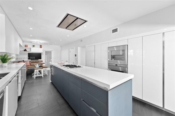 Dining room, Interior, Kitchen, Recessed Lighting, Stainless Steel Appliances
