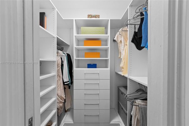 Interior, Walk-in Closets
