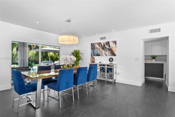 Chandelier, Dining room, Interior, Pendant Lights, Recessed Lighting