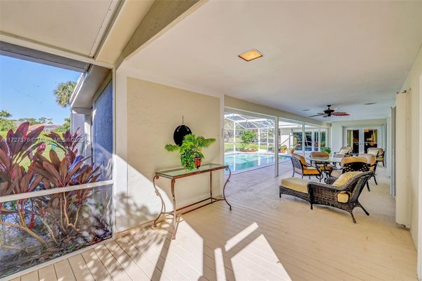 Dining room, Interior, Sun Room, Wood Texture Flooring