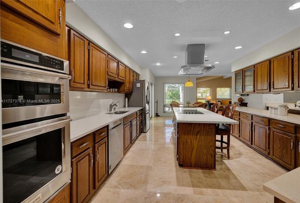 Dining room, Interior, Kitchen, Recessed Lighting, Stainless Steel Appliances