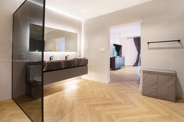 Bathroom, Interior, Recessed Lighting, Wood Texture Flooring