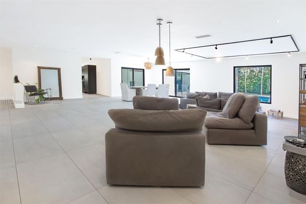 Dining room, Interior, Living room, Pendant Lights