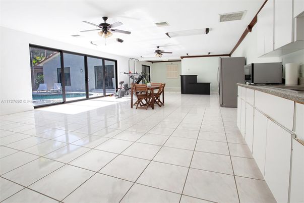 Dining room, Interior