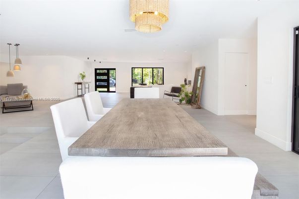 Chandelier, Dining room, Interior, Living room, Pendant Lights, Recessed Lighting
