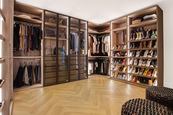 Interior, Recessed Lighting, Walk-in Closets, Wood Texture Flooring