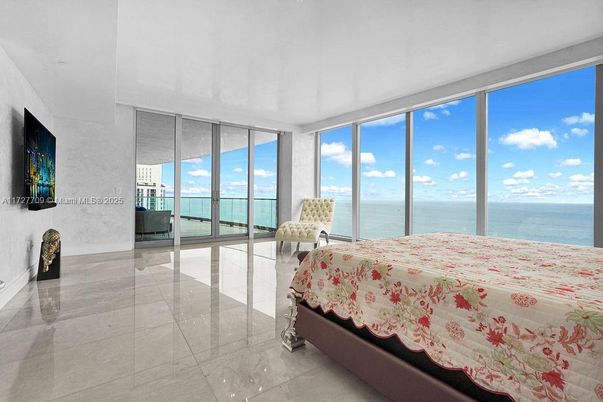 Bedroom, Interior, Water
