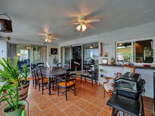 Dining room, Interior
