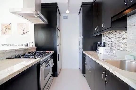 Interior, Kitchen, Pendant Lights
