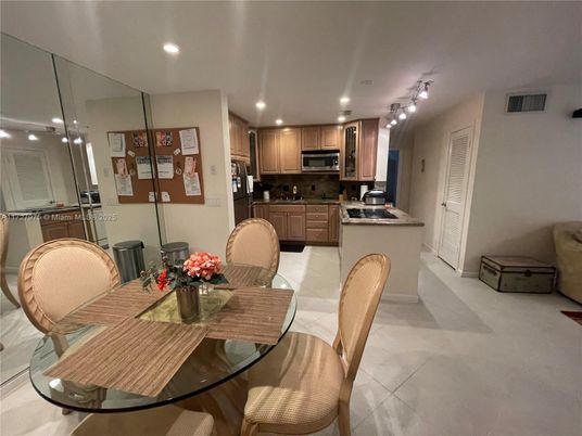 Dining room, Interior, Kitchen, Recessed Lighting, Stainless Steel Appliances