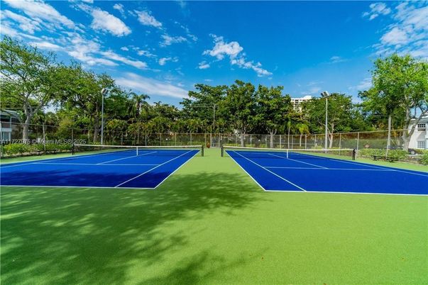 Exterior, Tennis Courts