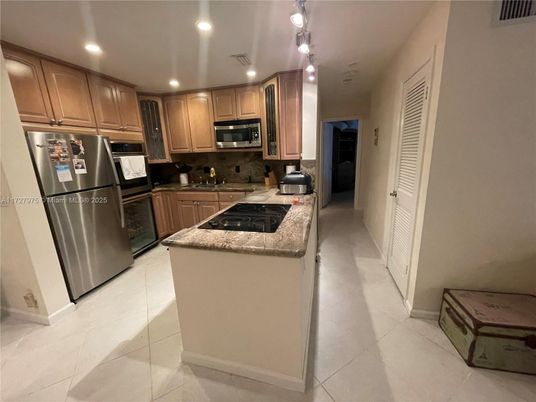 Interior, Kitchen, Recessed Lighting
