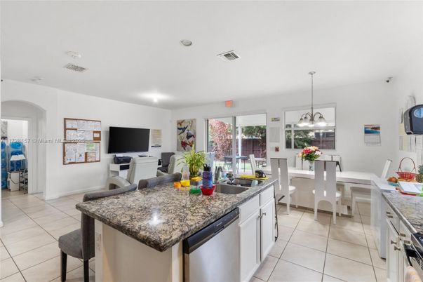 Dining room, Interior, Kitchen, Pendant Lights, Recessed Lighting