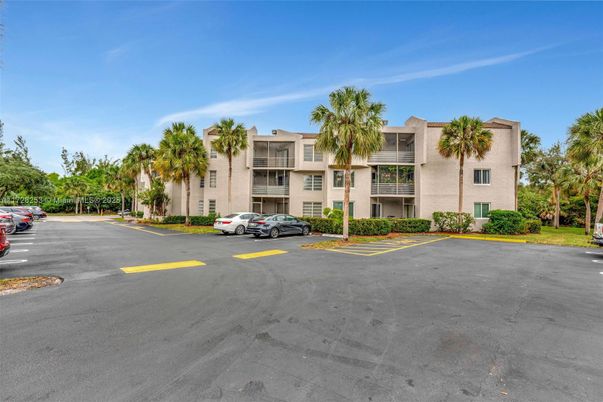 Exterior, Facade, Condo Building
