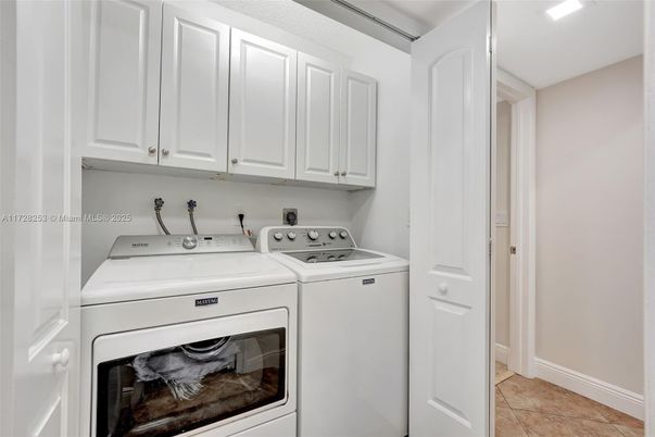 Interior, Recessed Lighting, Utility Closets, Washer