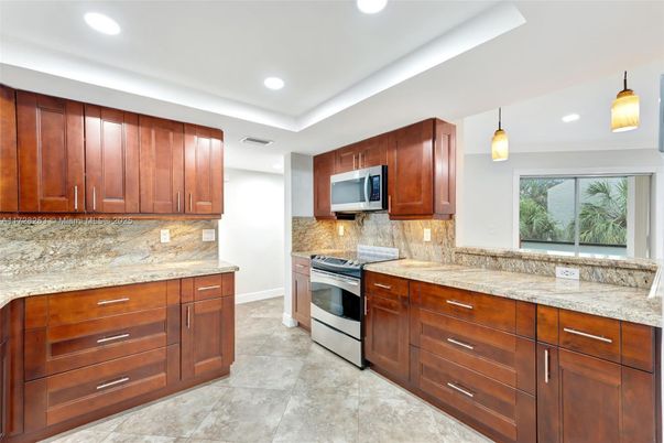 Interior, Kitchen, Pendant Lights, Recessed Lighting, Stainless Steel Appliances