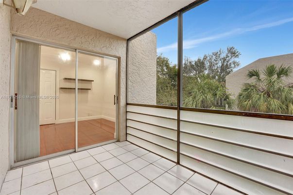 Empty room, Interior, Sun Room