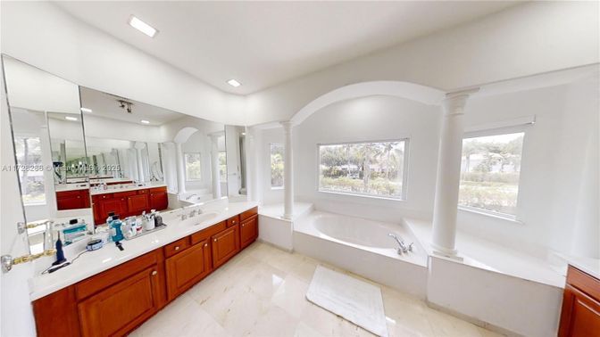 Bathroom, Dual Sink Vanities, Interior, Recessed Lighting