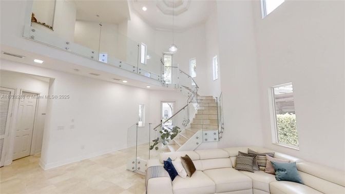 Interior, Living room, Pendant Lights, Recessed Lighting