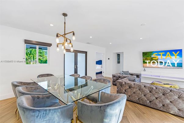 Dining room, Interior, Living room, Pendant Lights, Recessed Lighting, Wood Texture Flooring