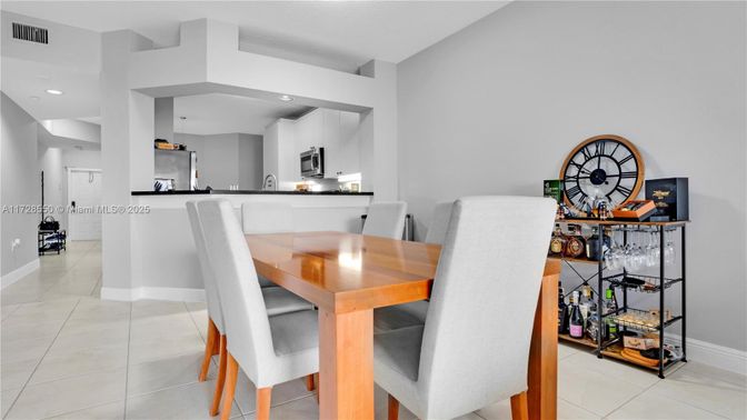 Dining room, Interior, Kitchen, Recessed Lighting