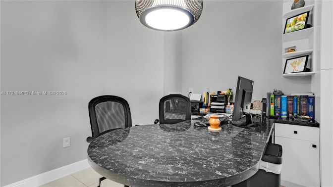 Dining room, Interior