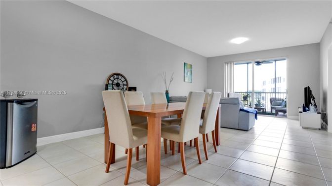 Dining room, Interior, Living room, Recessed Lighting