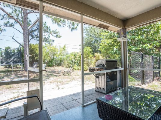 Interior, Pool, Sun Room