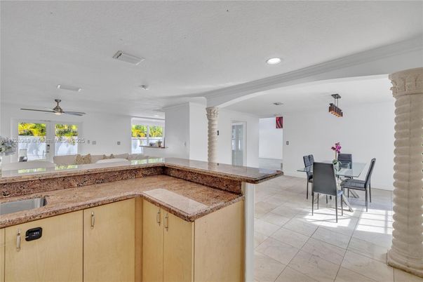 Dining room, Interior, Recessed Lighting